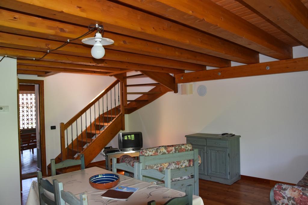 Agriturismo Domus Rustica 콜몬스 외부 사진