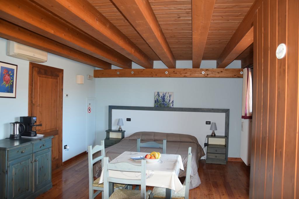 Agriturismo Domus Rustica 콜몬스 외부 사진