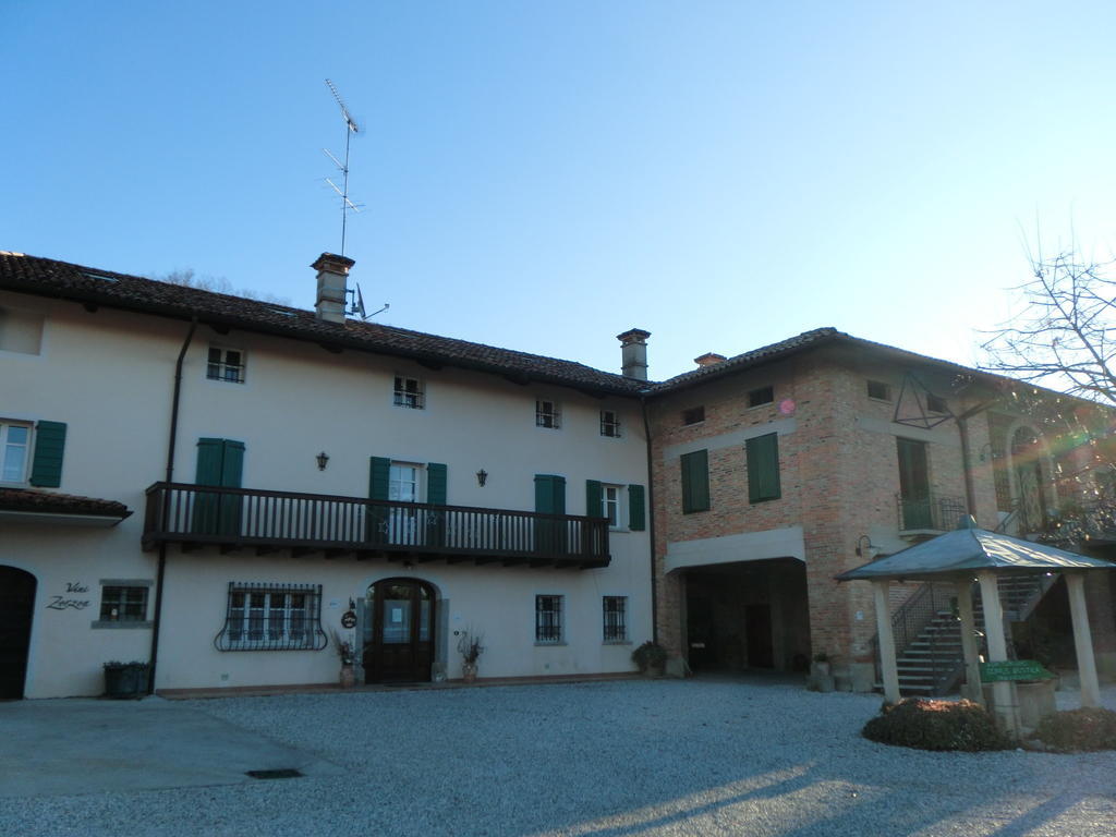Agriturismo Domus Rustica 콜몬스 객실 사진