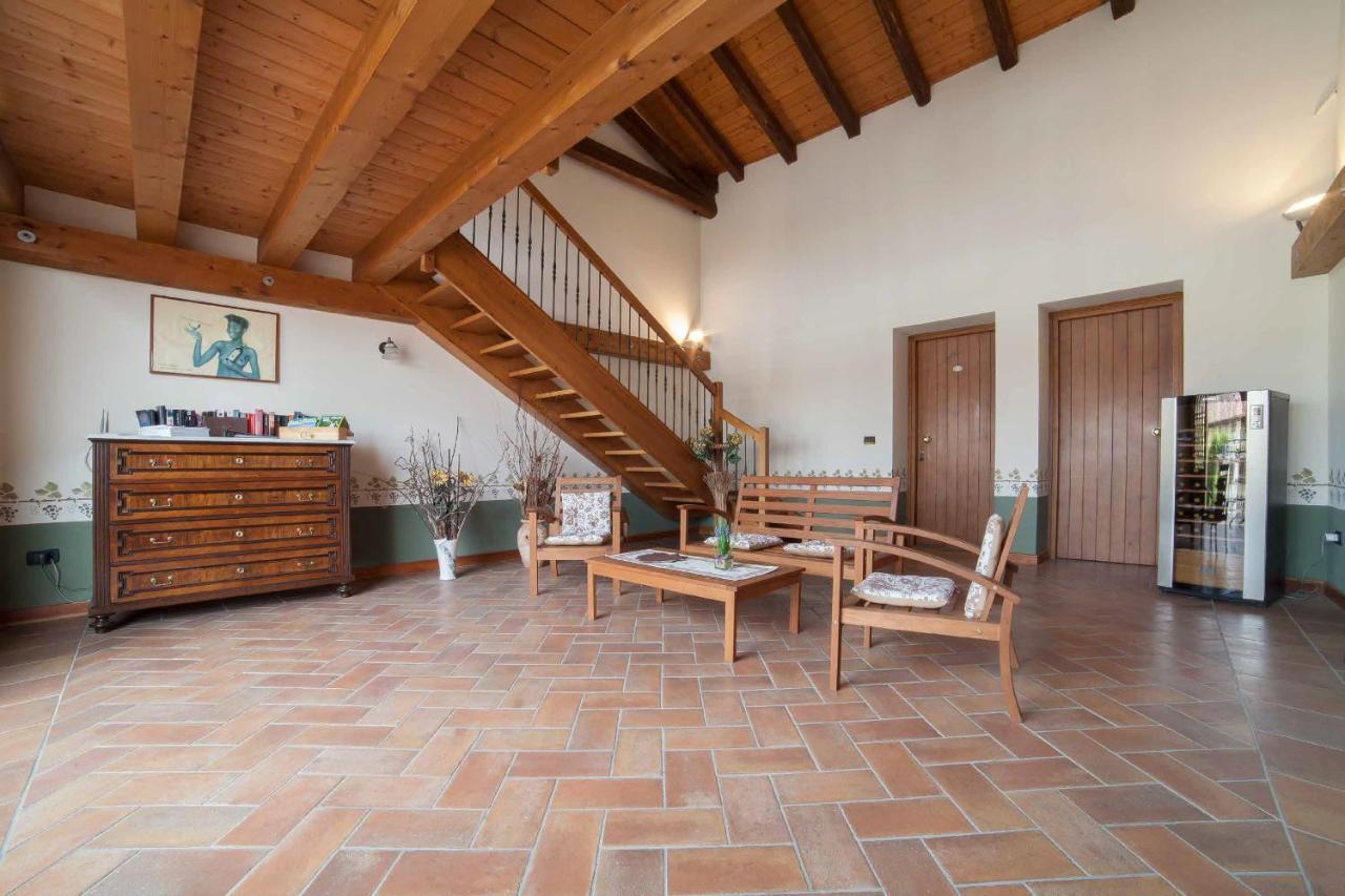 Agriturismo Domus Rustica 콜몬스 외부 사진